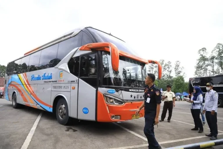 Arus Mudik Terminal Poris Plawad