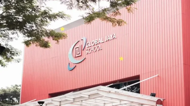 SMA Swasta di Tangerang Selatan