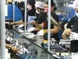Industri Sepatu di Tangerang Dihantam Gelombang PHK Massal