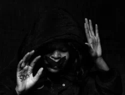 Heboh! Pria Mengamuk di Polsek Cisauk Gara-gara Istri Dilecehkan Oknum Polisi