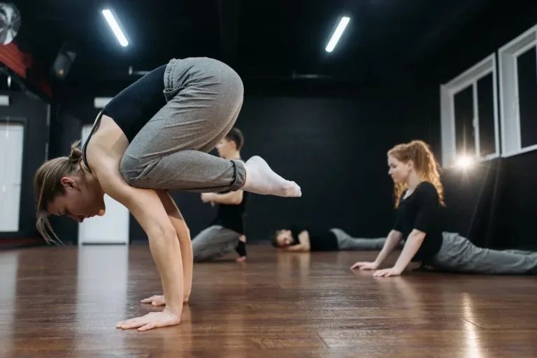 Berikut adalah Gerakan Senam Lantai Kecuali