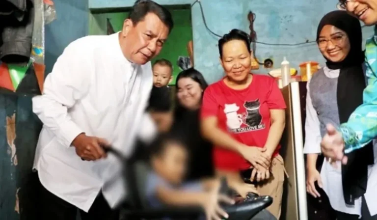Anak Korban Kecelakaan Mendapatkan Hadiah Kursi Roda Elektrik dan Kaki Palsu dari Bupati Tangerang