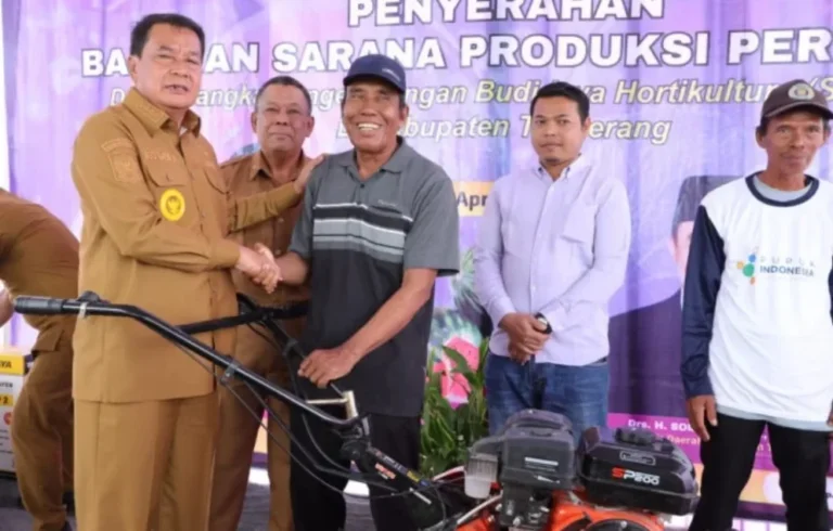 Petani Semangka Mauk dapat Bantuan