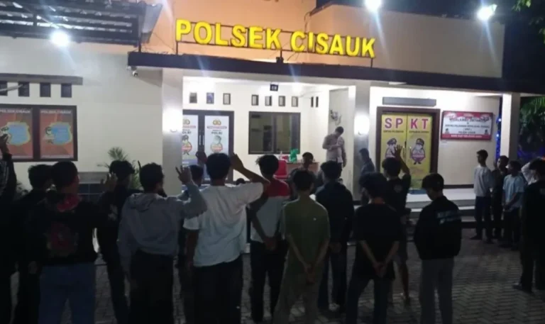 Penangkapan Remaja Tawuran di Cisauk Tangerang