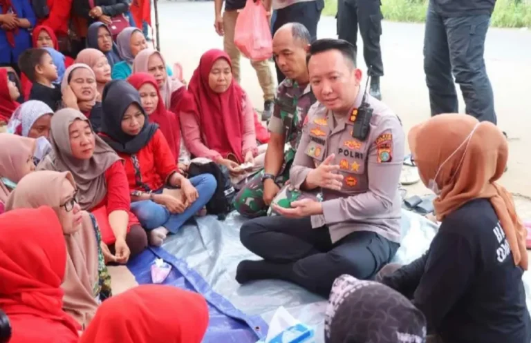 Dialog buruh PT GII dengan Kapolres Tangsel dalam peringatan hari buruh