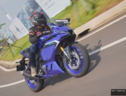 Yamaha R25 2025: Sasis Lama, Sensasi Baru?