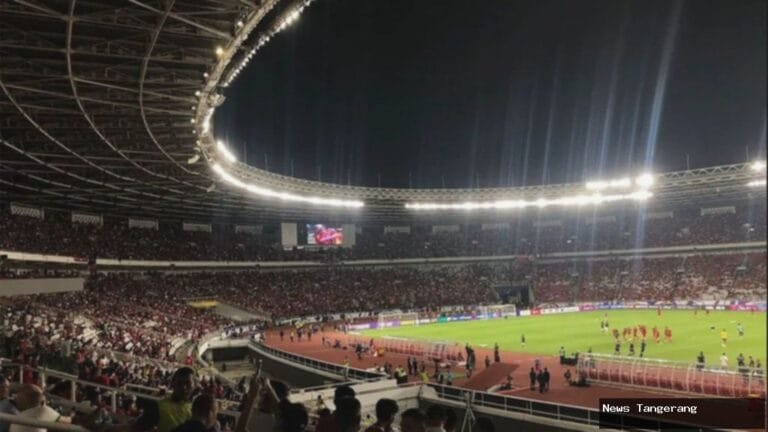 SUGBK penuh sesak saat laga Timnas Indonesia vs China, kualifikasi Piala Dunia.