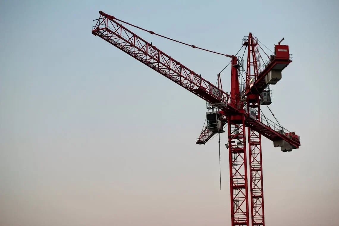 Mega Jaya: Solusi Lengkap Kebutuhan Lifting Equipment di Indonesia