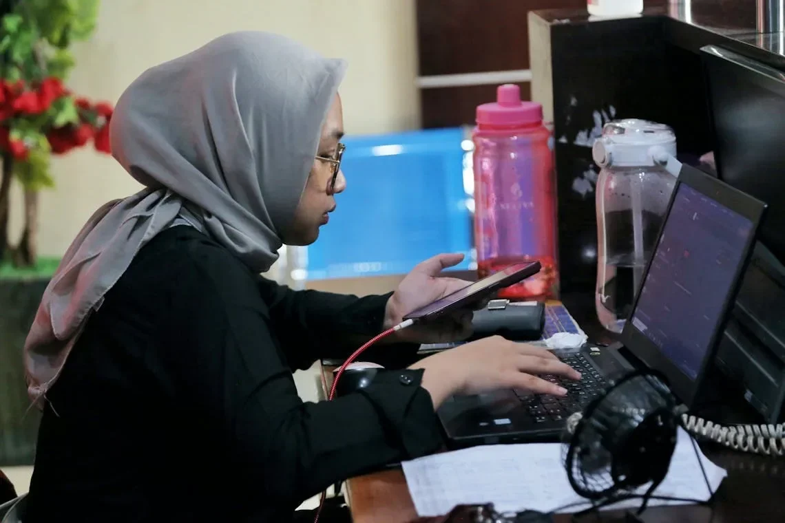 Sering Dihubungi Nomor Tidak Dikenal? Begini Cara Saya Melacaknya