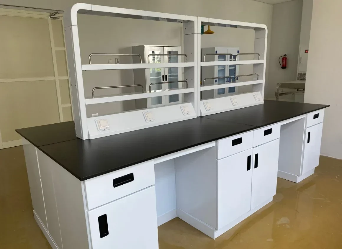 Solusi Terpadu Furniture Laboratorium & Meja Laboratorium dari PT LAB Technologi Indonesia