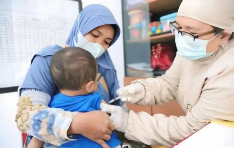 Pemberian Vaksin Campak Gratis oleh Dinkes Kota Tangerang