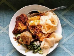 Anti Lapar Tengah Malam! 10 Nasi Uduk Paling Hits di Jakarta, Buka Sampai Subuh!