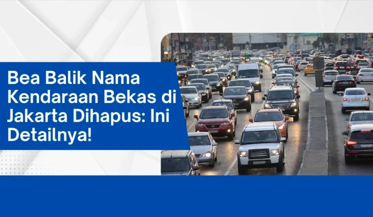 Deretan mobil di jalan raya Jakarta, terkait penghapusan BBNKB kendaraan bekas.