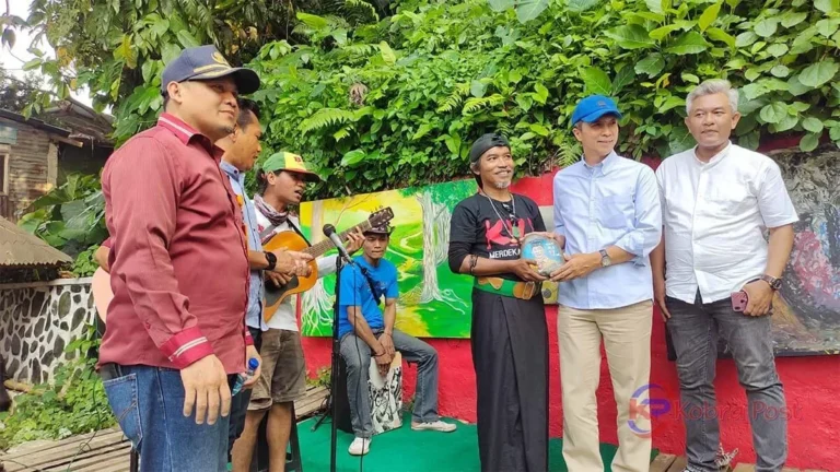 Wakil Wali Kota Tangsel Pilar Saga Ichsan meninjau proyek penanganan banjir Bintaro Gallery.