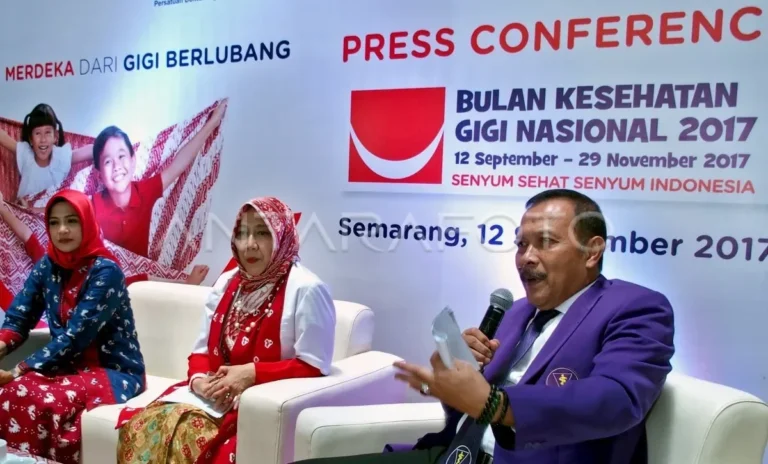 Pembukaan BKGN 2025 dengan narasumber memberikan keterangan terkait layanan gigi gratis.