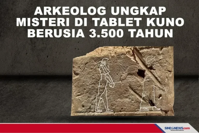 Tablet kuno berusia 3.500 tahun dengan ukiran manusia purba di Siberia.