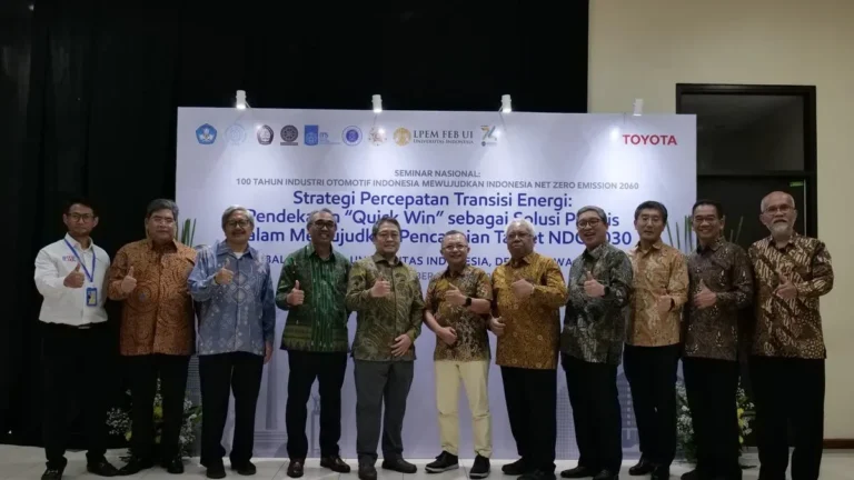 Peserta seminar nasional Toyota tentang transisi energi Indonesia net zero emission 2060.