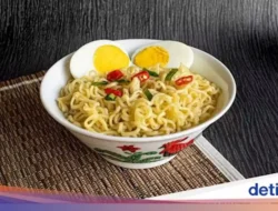 Bukan Mie Instan Biasa! Resep ‘Laut Bercerita’ Ini Sulap Kulit Ayam Jadi Kaldu Sultan, Auto Viral!