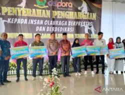 Bupati Tangerang Perokok Tapi Gas Pol Larang Ngerokok di Fasum: Demi Kesehatan Kita Bareng!
