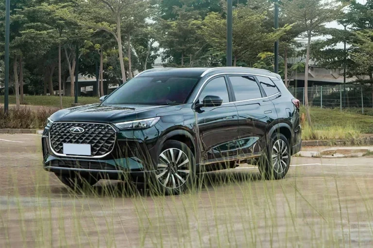 Mobil SUV Chery Tiggo 8 CSH PHEV yang sempat alami masalah AC dan mogok.