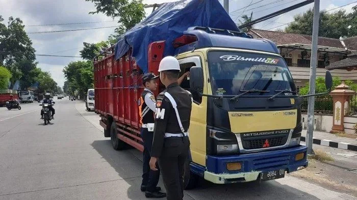 Duh! Sule Kena Tilang Dishub, KIR Mobil Double Cabinnya Mati Bikin Kaget! Langsung Gercep Urus