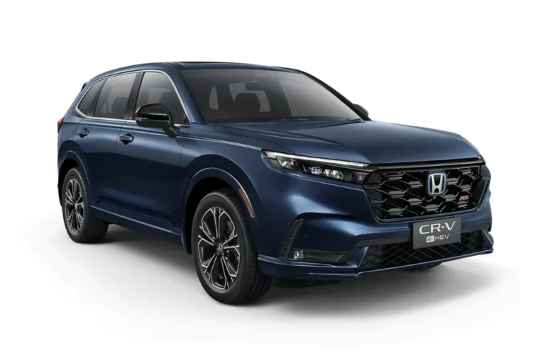 Mobil crossover Honda CR-V e:HEV RS biru gelap dengan desain modern.