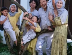 Intip Gaya Liburan Zaskia Adya Mecca & Hanung di Jepang: Piknik & Jajan, Momennya Bikin Pengen Ikutan!