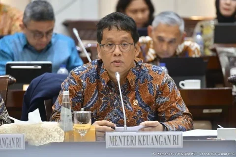 Mentri Keuangan RI Purbaya Yudhi Sadewa saat Memberikan Keterangan di DPR