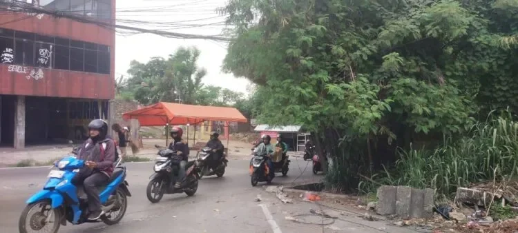 Tangsel Darurat Kabel Semrawut: Pamulang, Ciputat, Setu Terancam Bahaya, Warga Resah!