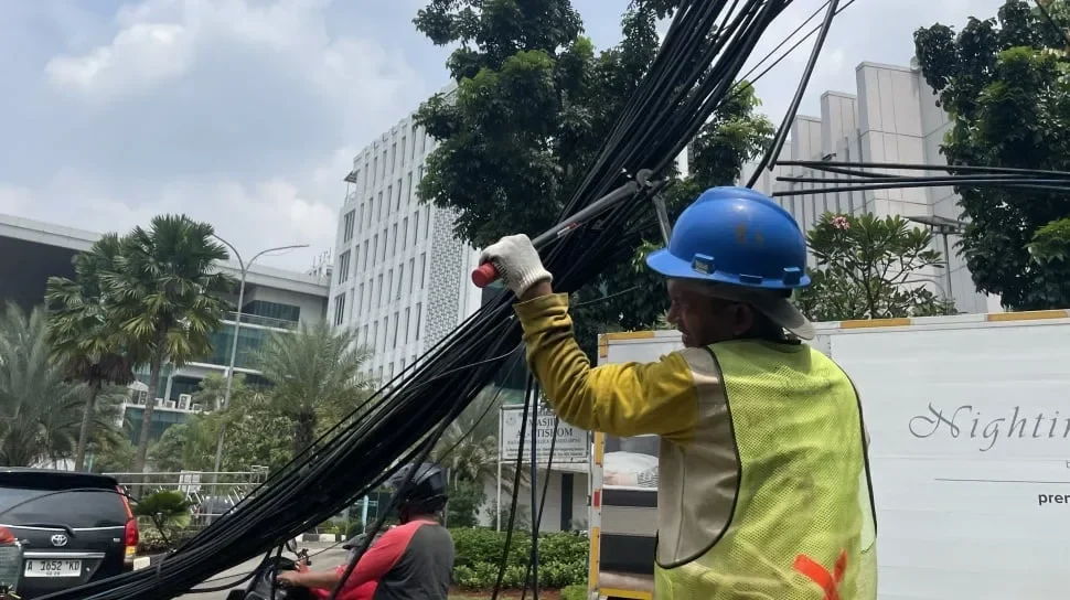 Tangsel Darurat Kabel Semrawut! Wajah Kota Rusak, Pemkot Janji Bereskan dengan Cara Ini?