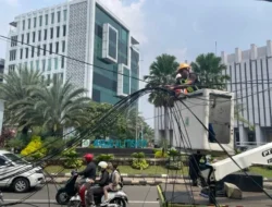 Tangsel Kota Modern, Tapi Kabelnya Bikin Pusing! Ada Apa di Balik Semrawutnya Jaringan di Jalanan?