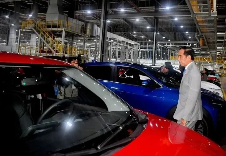 VinFast Bikin Geger! Intip Pabrik Raksasa di Vietnam: Produksi Mobil, Motor, & Bus Listrik Sekaligus!
