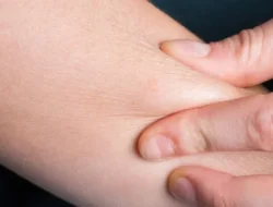 Waduh! 7 Makanan Enak Ini Diam-diam Jadi Biang Kerok Asam Uratmu Kumat Parah
