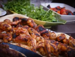 Nunung Srimulat & Vicky Prasetyo Buka Restoran Ayam Panggang! Cuma Rp 15 Ribu, Resep Rahasia Mami Bikin Nagih!