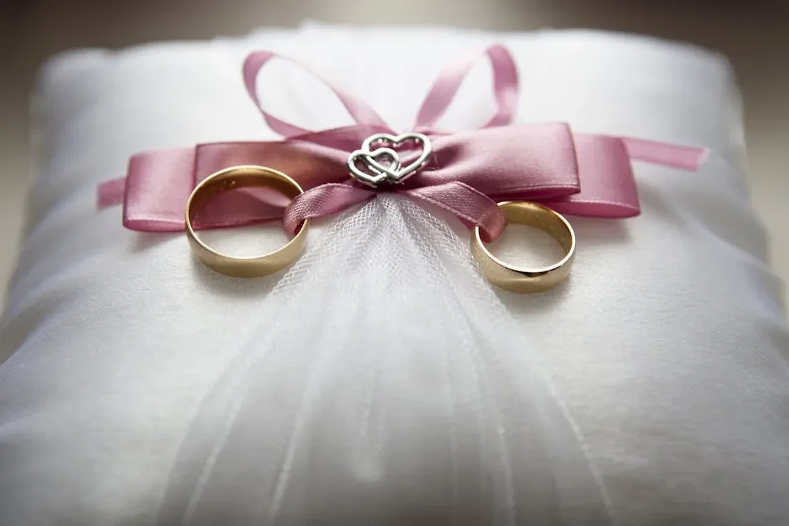 Aku Kira Pilih Cincin Nikah Itu Ribet, Ternyata Aku Cuma Salah Tempat
