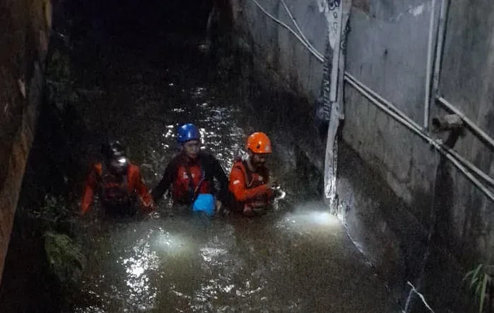 Pencarian Arfan Bocah Hanyut di Pamulang MA Pamulang Estate