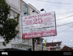 Dari Jualan Keliling Hingga Merek Miliaran: Kisah Heroik di Balik Bakpia Pathok 25 Jogja