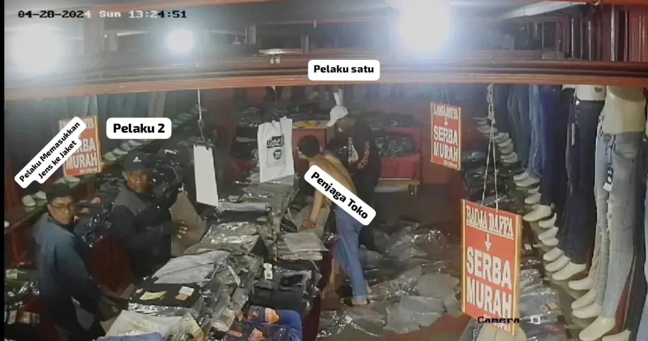 Gak Habis Fikir! Ibu-ibu Beraksi Curi Celana di Toko, Modusnya Bikin Melongo!