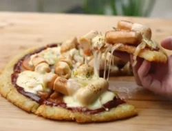 Gak Punya Oven? Bikin Pizza Seenak Restoran Cuma Pake Teflon, Anti Ribet!