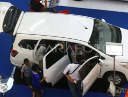 Penjualan Mobil Anjlok Parah, LCGC Makin Mahal! Butuh ‘Mobil Rakyat’ Baru? Gaikindo Buka Suara!