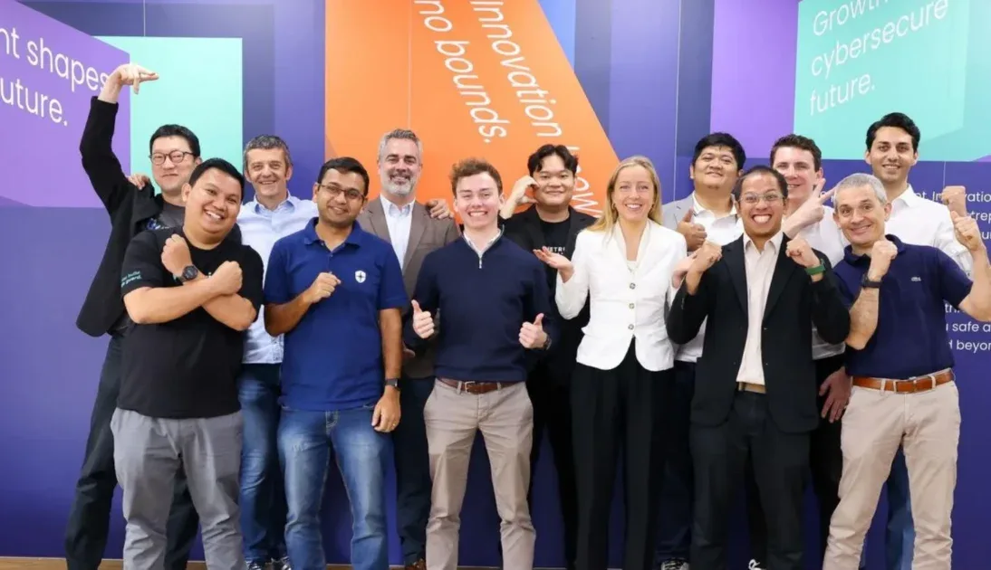 Peris.ai Cybersecurity Raih Dua Penghargaan Bergengsi: ASEAN Business Awards dan EWC 2025